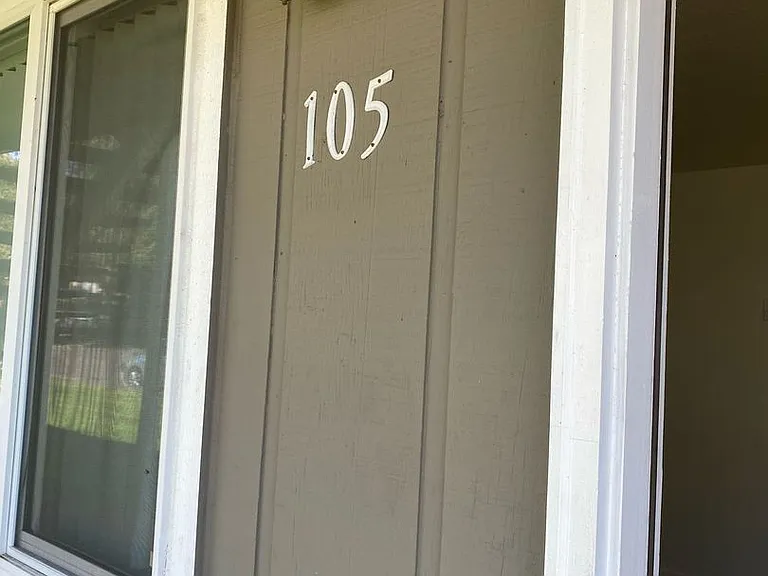 17925 E Burnside St #105 — Photo 13
