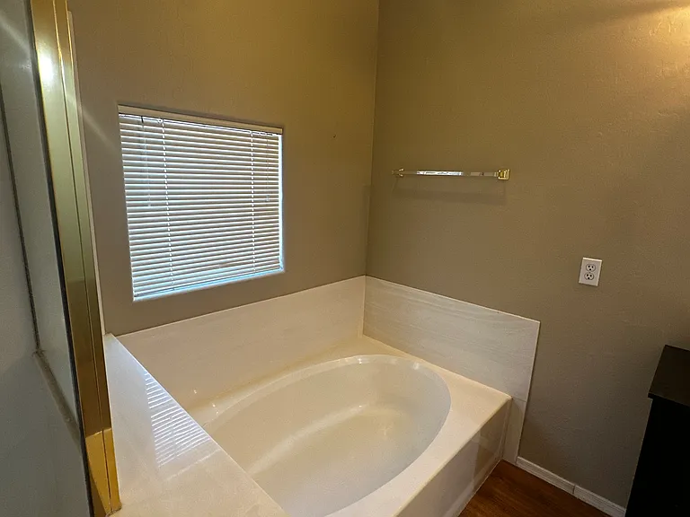 1886 E Oasis Dr — Photo 13