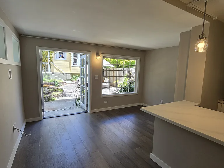 2742 Bush St #A — Photo 2
