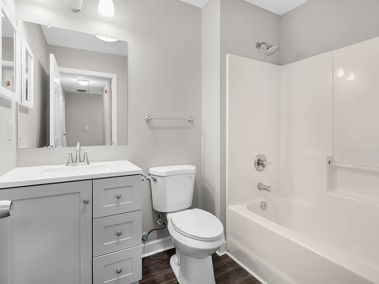 2020 Lasalle St — Photo 13