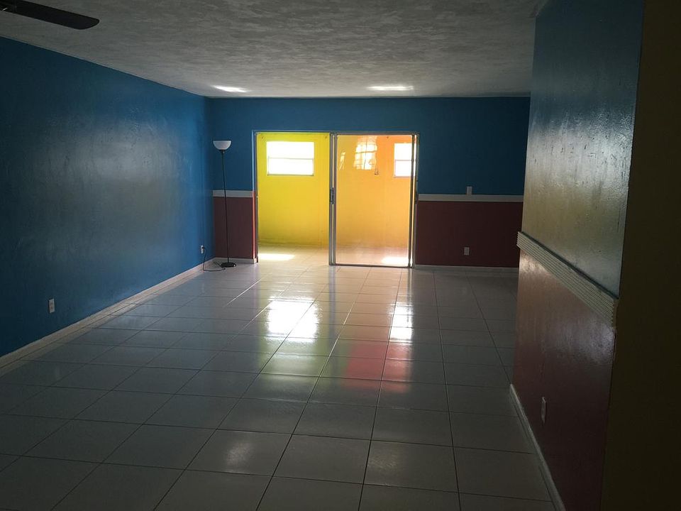 Living/dinning room