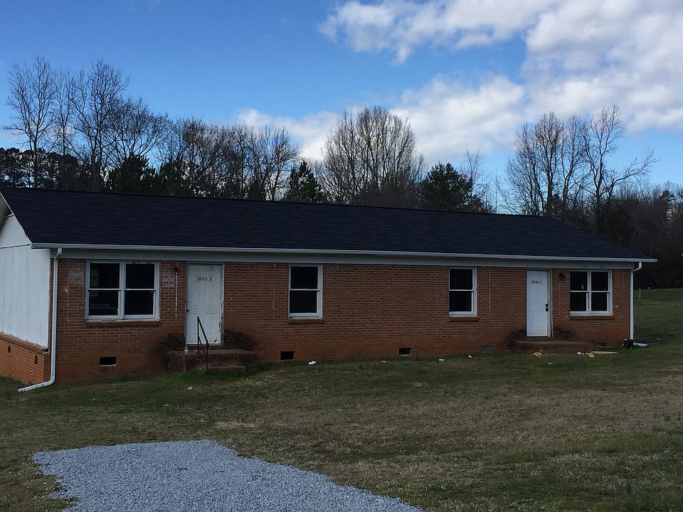 1st image of 3004 Drake Cir #B