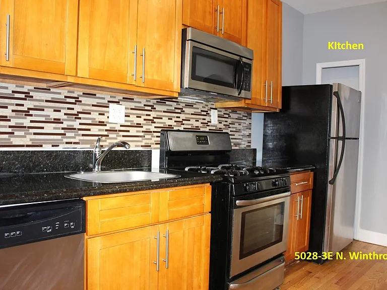 Kitchen 5028-3E N. Winthrop