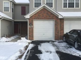 7442 Grandview Ct, Carpentersville, IL 60110