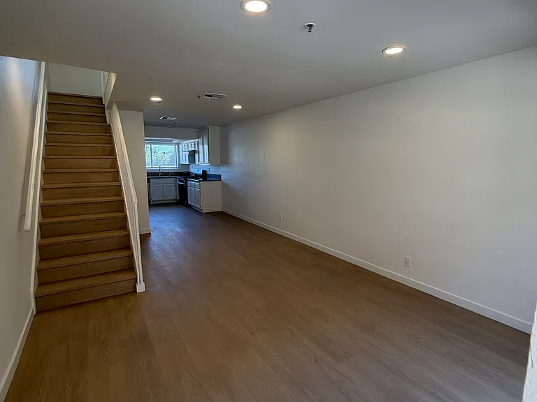 121 Olive St #12 — Photo 6