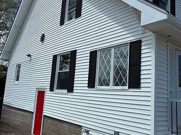 3rd image of 21 Harrington Ave