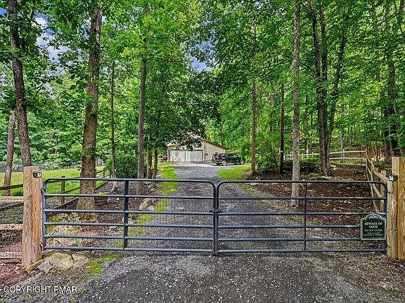 5th image of 624 Metzgar Rd