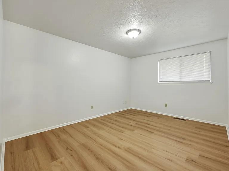 333 Choker St SE #B — Photo 17