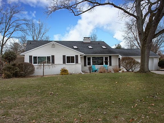 2nd image of 3602 Holly Dr
