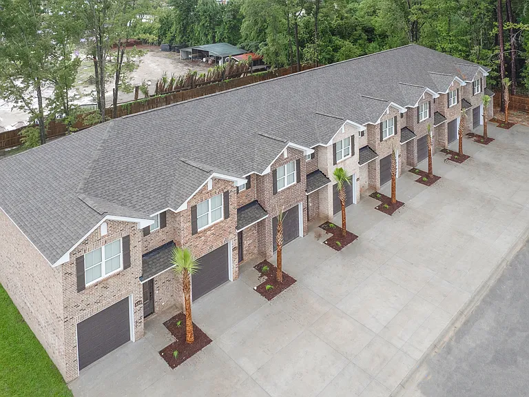 427 Wren Creek Ct — Photo 4