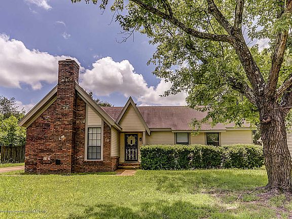 2nd image of 837 Birchfield Pl