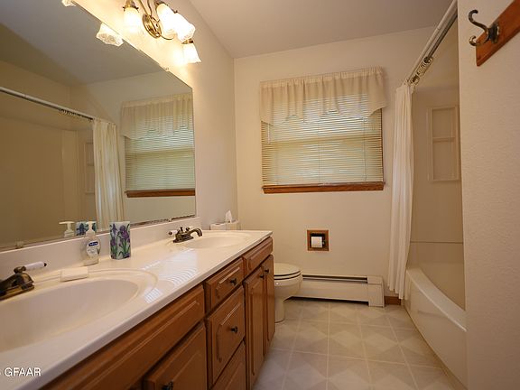 5th image of 815 28th Ave S
