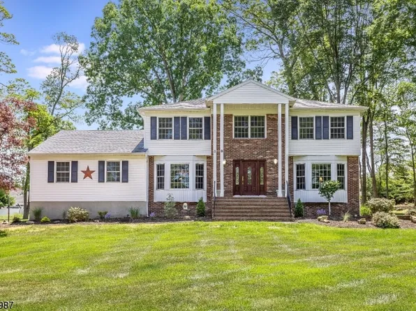 18 Alexandria Dr, Roxbury Twp., NJ 07876