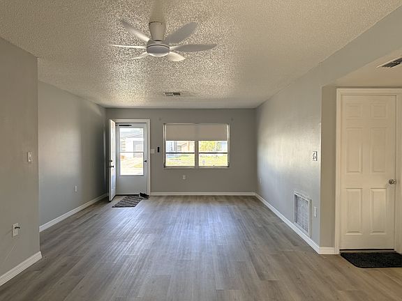 3rd image of 8437 Luray Dr