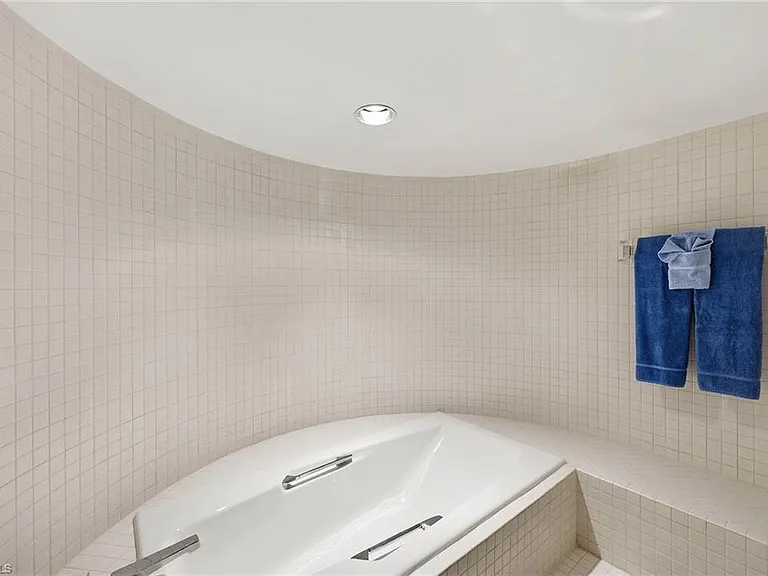 4751 Gulf Shore Blvd N #1408 — Photo 32