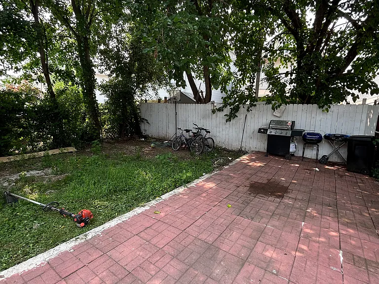 521 Burnham Rd — Photo 16