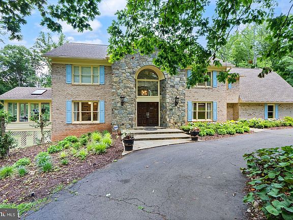 4th image of 431 Olympia Way