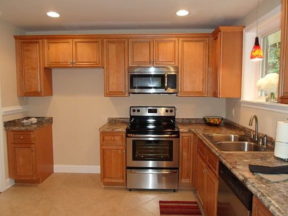 Custom Eat-in Kitchen