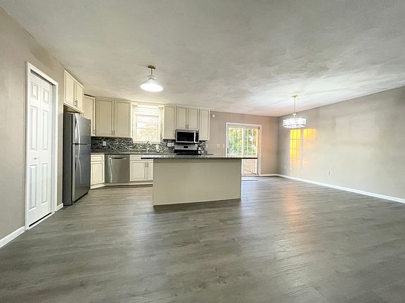 4th image of 3149 Glenwood Dr