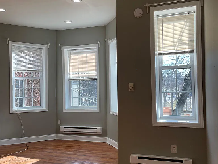 1604 Bolton St #2R — Photo 11