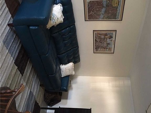 4th image of 167 Stuyvesant Dr