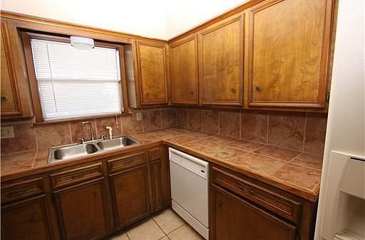 3rd image of 4097 Hicks Ln