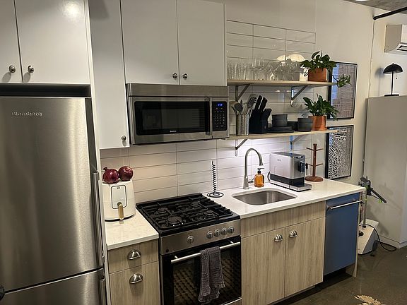 3rd image of 70 W Huron St APT 407