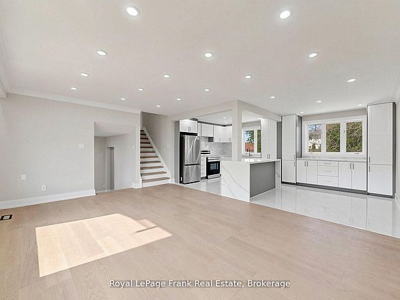 5th image of 344 Rossland Rd E