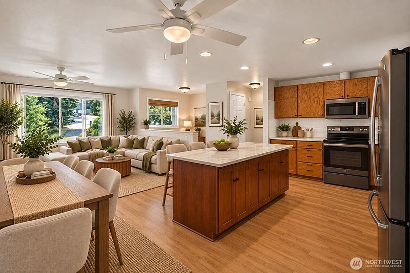 3rd image of 8103 Hawaii Lane