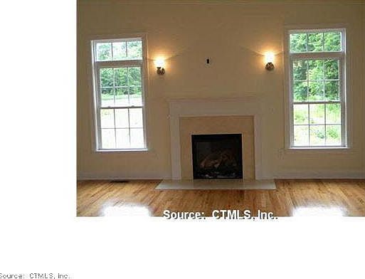 3rd image of 5 Rachel Dr