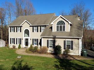 22 Hanover Rd, Newtown, CT 06470