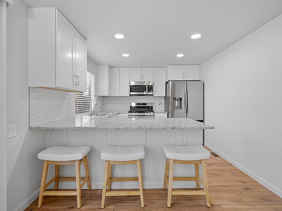 5th image of 2722 Spring Valley Cir