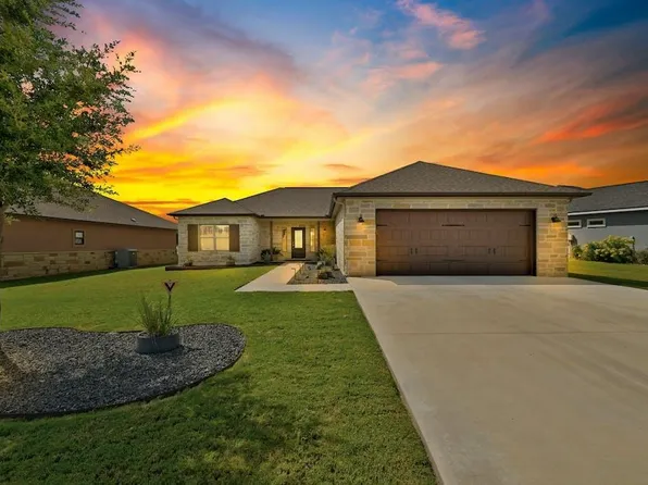 190 Oak Grove Parkway, Kingsland, TX 78639