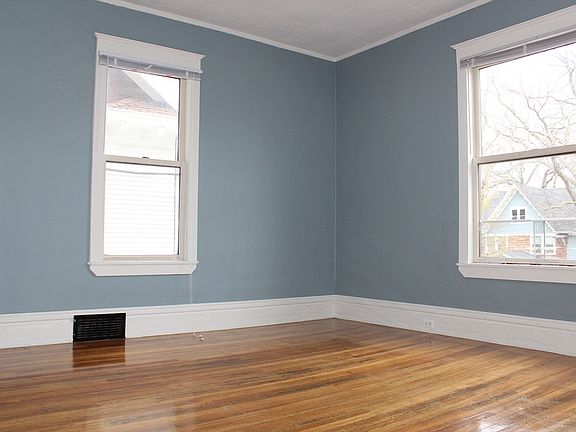 5th image of 1350 Sigsbee St SE