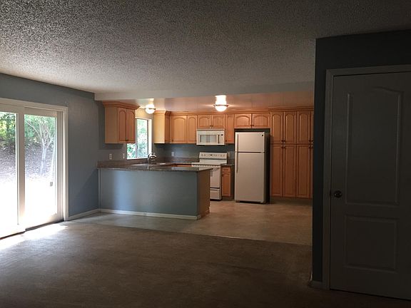 5th image of 486 Sunhill Ln