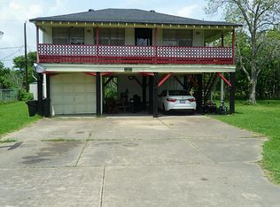 111 County Road 776, Liverpool, TX 77577
