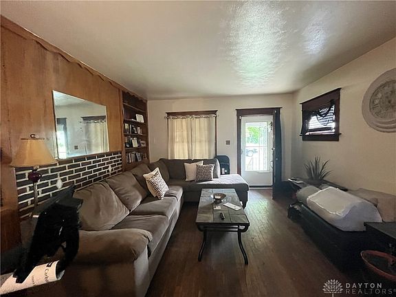 3rd image of 39 & 41 Knecht Dr