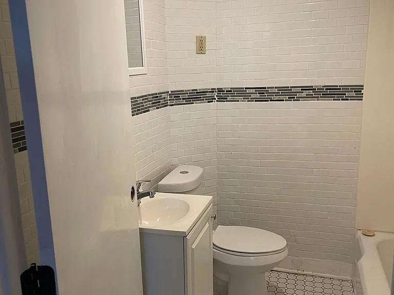 340 State St #1 — Photo 3