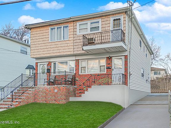 3rd image of 63 Redgrave Ave