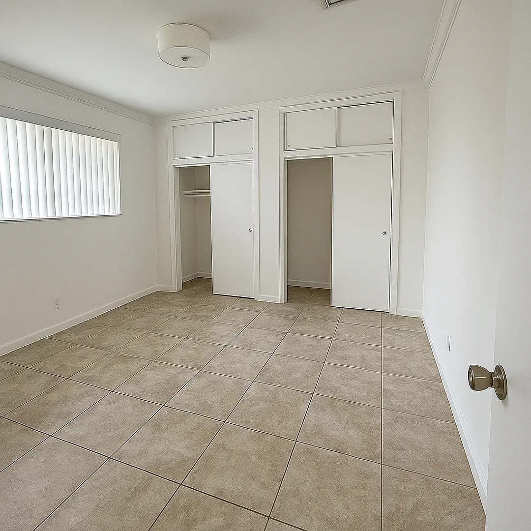 3833-3837 N Circle DR — Photo 3