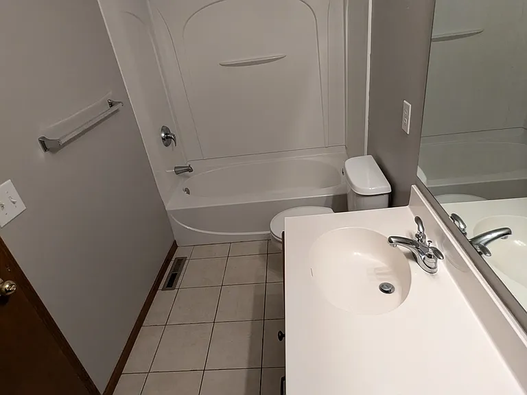 1345 Raintree Ln — Photo 4