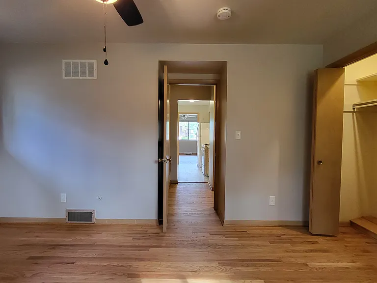 4365 Glenmawr Ave — Photo 16