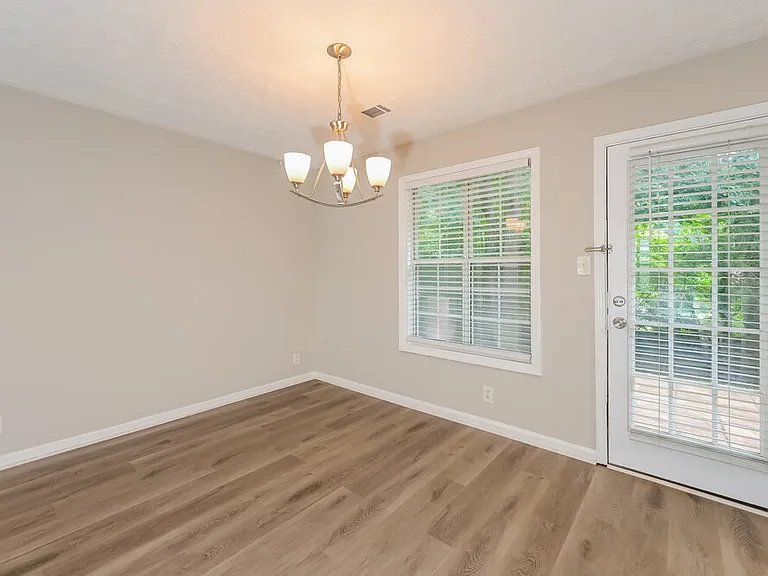 5406 Cindy Ln SE — Photo 5