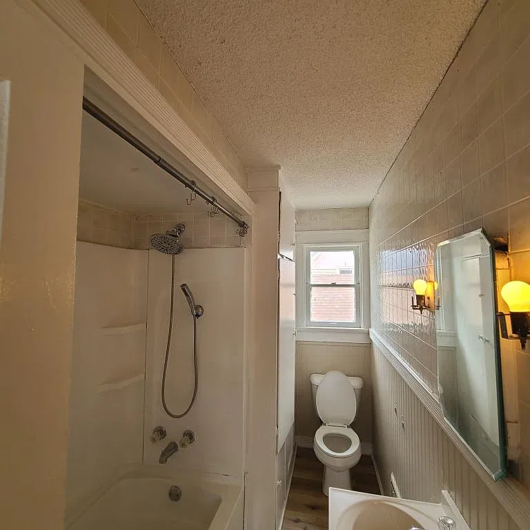 446 W Dewald St — Photo 4