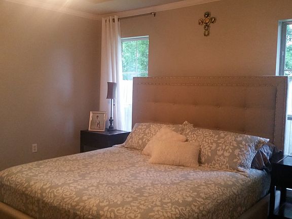 4th image of 38077 Cove Ct