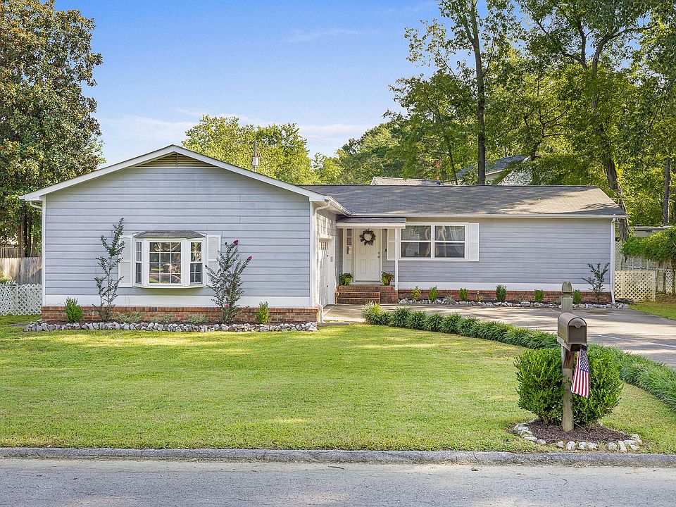 1st image of 323 Cedar Glen Cir
