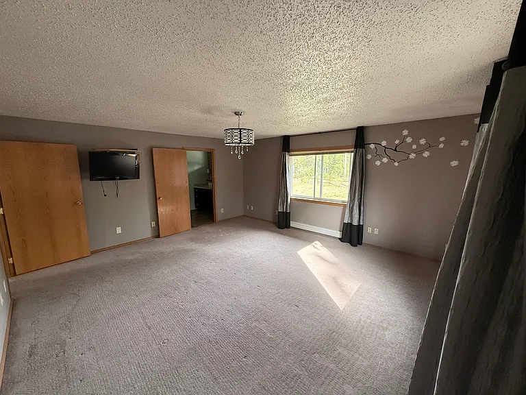 4945 De Armoun Rd — Photo 8