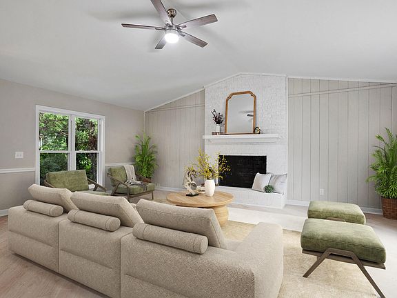2nd image of 1821 Spring Ln