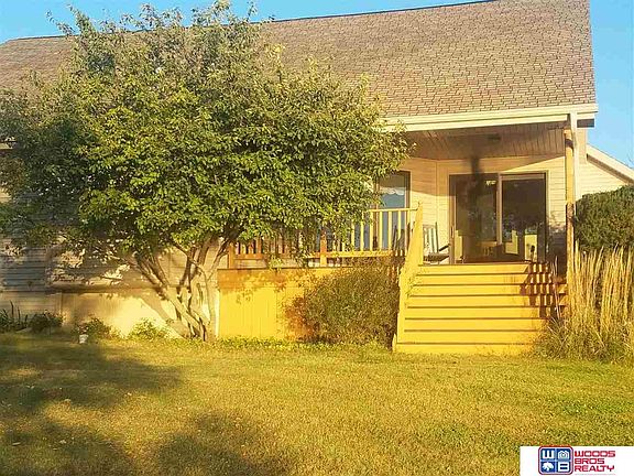 4th image of 1365 Lakeview Dr