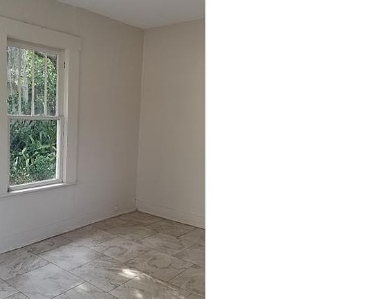 3rd image of 546 Woodlawn St